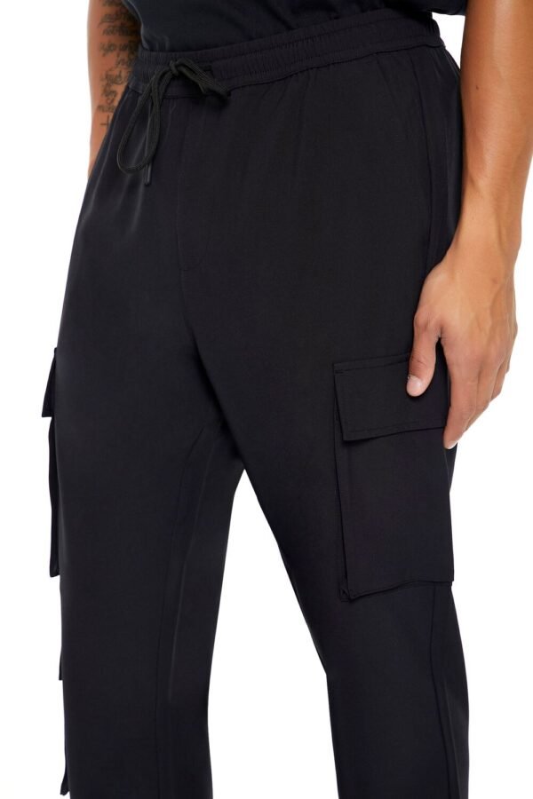 0130017901#Color_BLACK